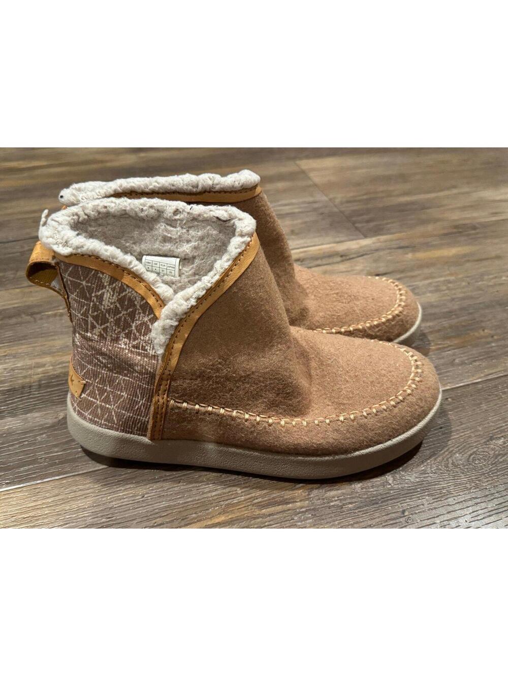 Sanuk Bootah Cord Ankle Boots Tan Sz 6 EUC